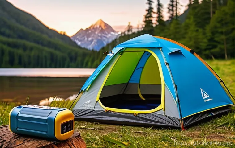 컴팩트한 캠핑용 랜턴 추천 - **Prompt 1: Evolution of Camping Light Comfort**
    "A split image depicting two contrasting campin...