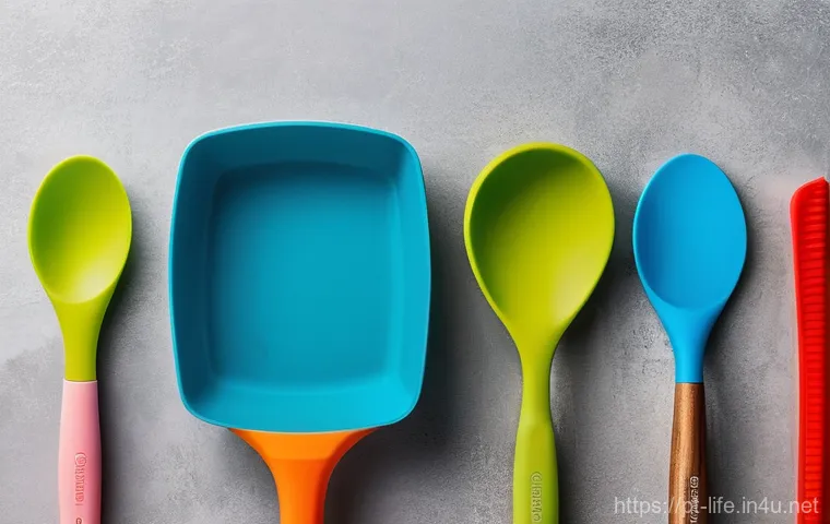 최고의 실리콘 요리 도구 - **A close-up of impeccably clean and organized silicone kitchen essentials.** The foreground feature...